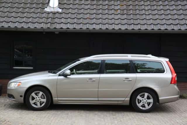 Volvo V70 (2011) thumbnail 6