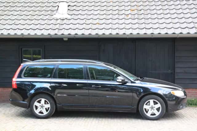 Volvo V70 (2009) thumbnail 3