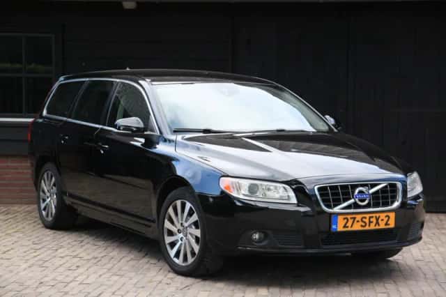 Volvo V70 (2011) thumbnail 2