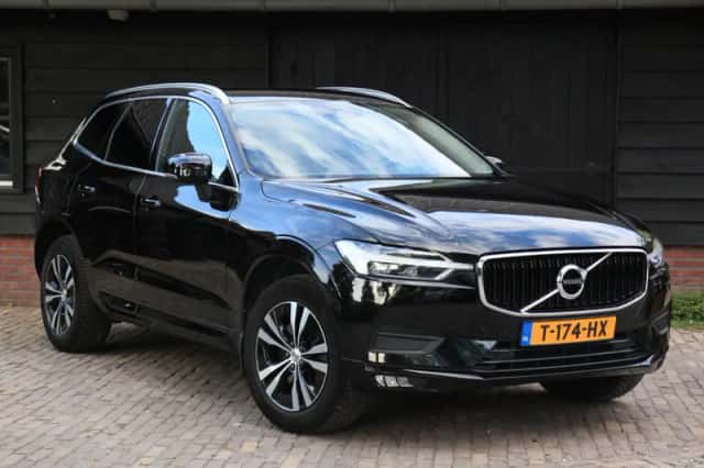 Volvo XC60 (2019) thumbnail 3