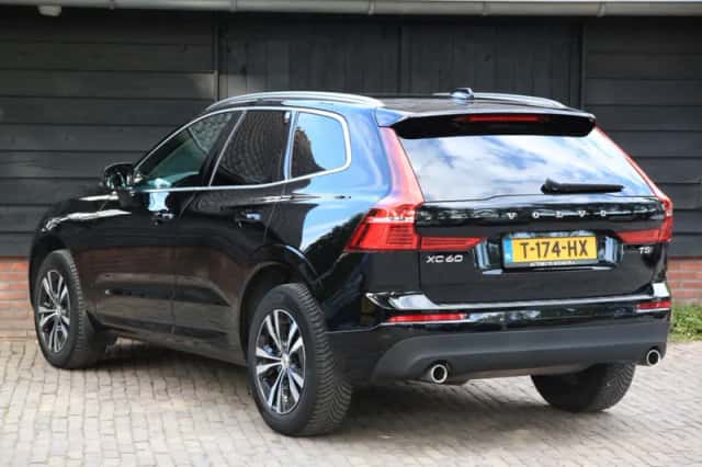 Volvo XC60 (2019) thumbnail 5