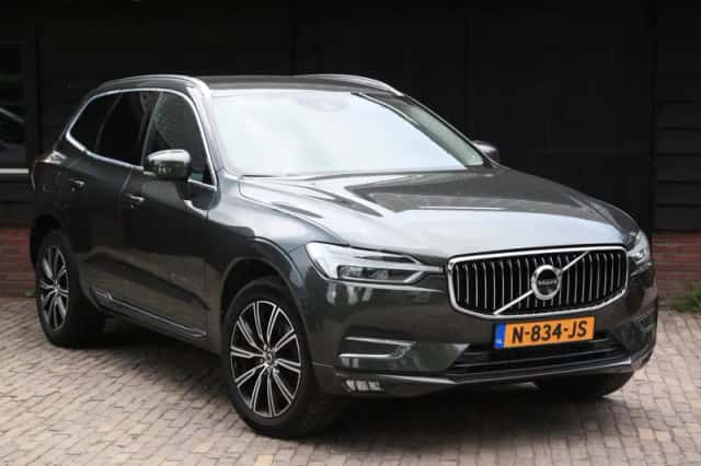 Volvo XC60 (2018) thumbnail 2