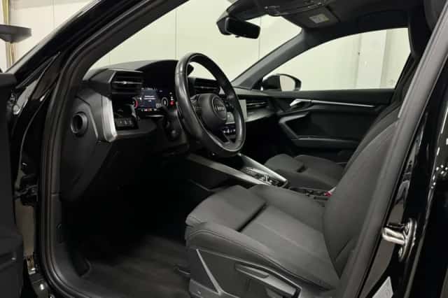 Audi A3 (2023) thumbnail 6