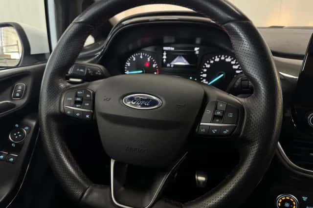Ford Fiesta (2018) thumbnail 5