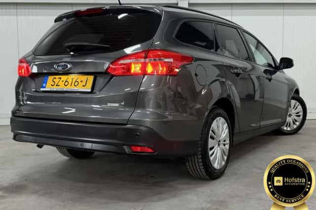 Ford Focus (2018) thumbnail 2