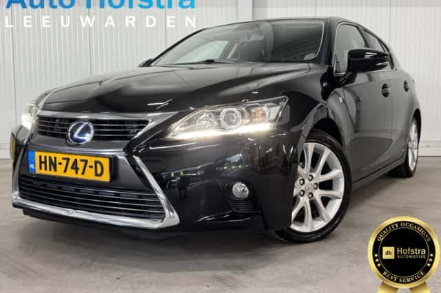 Lexus CT (2015) thumbnail 1