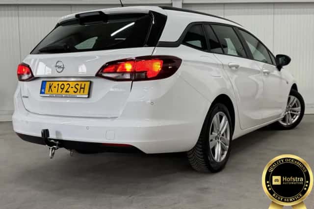 Opel Astra (2021) thumbnail 2