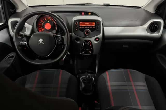 Peugeot 108 (2014) thumbnail 3