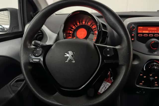 Peugeot 108 (2014) thumbnail 5