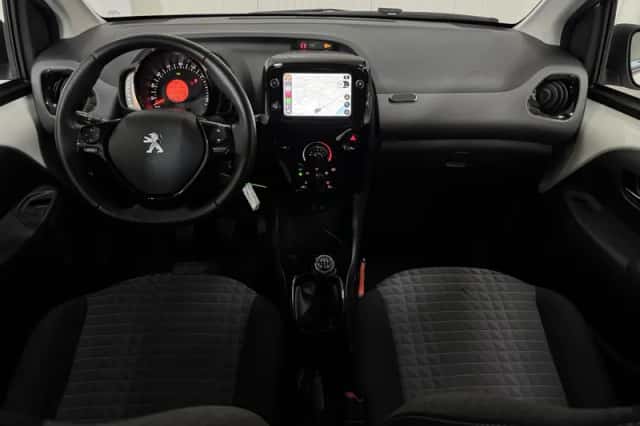 Peugeot 108 (2021) thumbnail 3