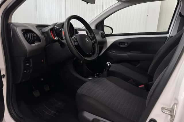 Peugeot 108 (2021) thumbnail 6