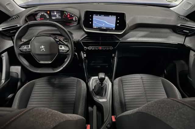 Peugeot 2008 (2021) thumbnail 3