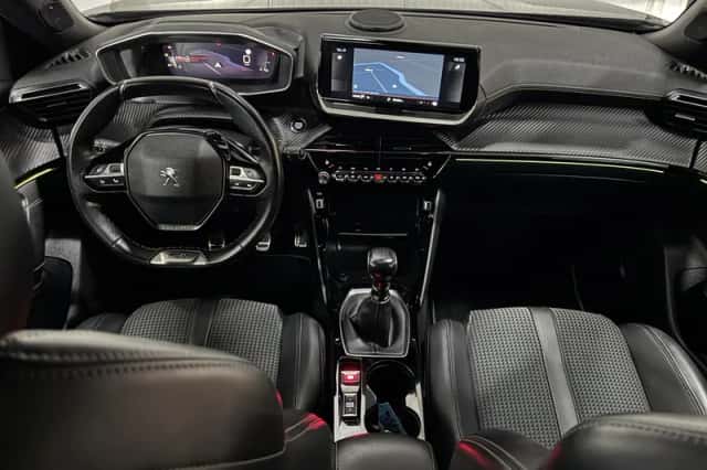 Peugeot 2008 (2022) thumbnail 3