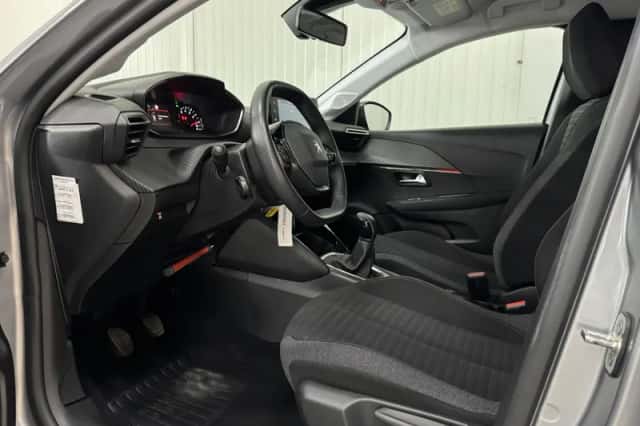 Peugeot 208 (2022) thumbnail 6