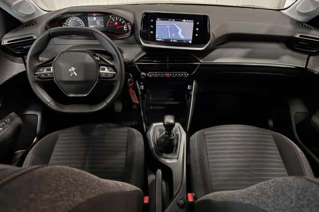 Peugeot 208 (2022) thumbnail 3