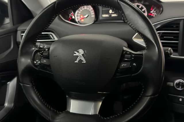 Peugeot 308 (2020) thumbnail 4
