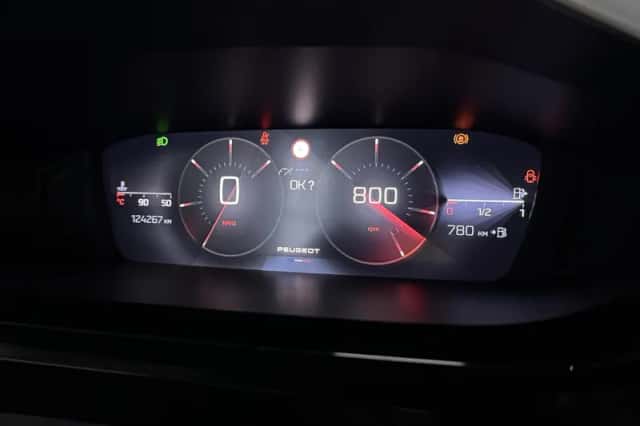 Peugeot 308 (2022) thumbnail 4