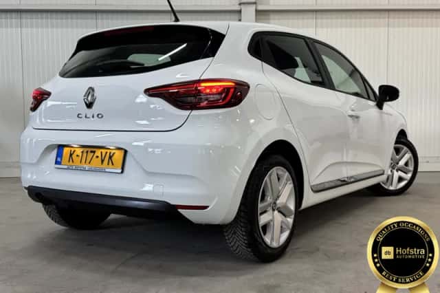 Renault Clio (2021) thumbnail 2