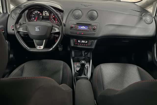 SEAT Ibiza (2015) thumbnail 3