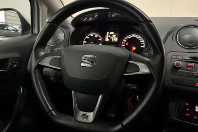SEAT Ibiza (2015) thumbnail 5