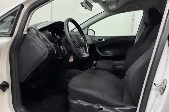 SEAT Ibiza (2015) thumbnail 6