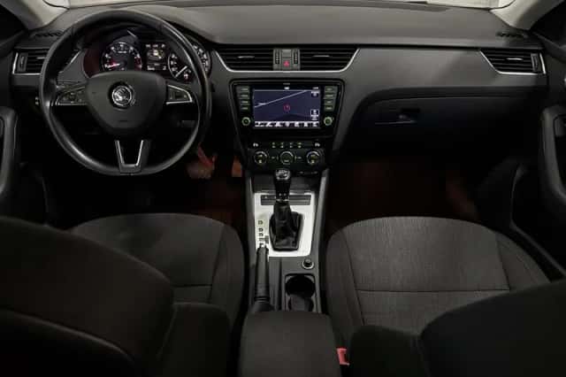Škoda Octavia (2013) thumbnail 3
