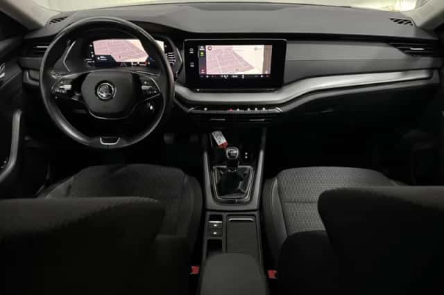 Škoda Octavia (2021) thumbnail 3