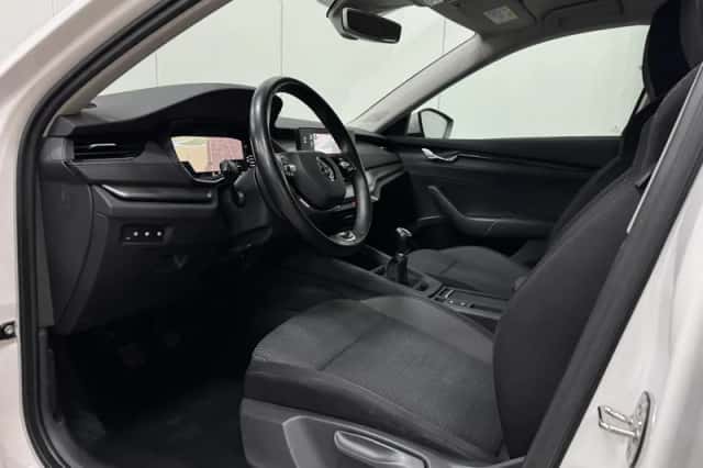 Škoda Octavia (2021) thumbnail 6