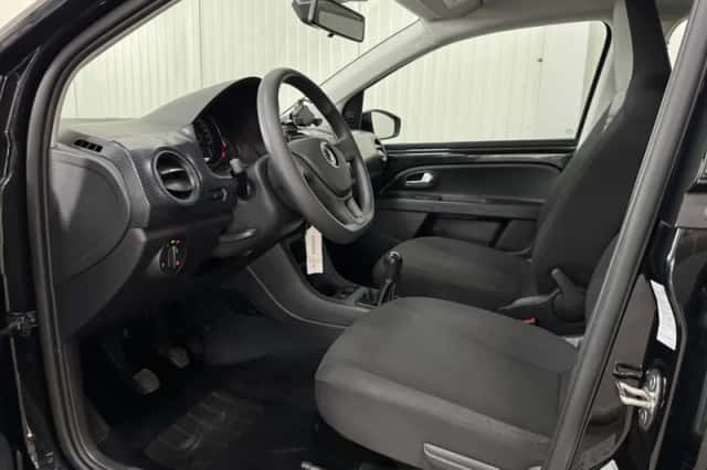 Volkswagen Up (2021) thumbnail 6