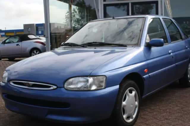 Ford Escort (1996) thumbnail 1