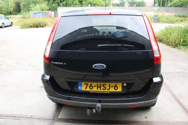 Ford Fusion (2009) thumbnail 5