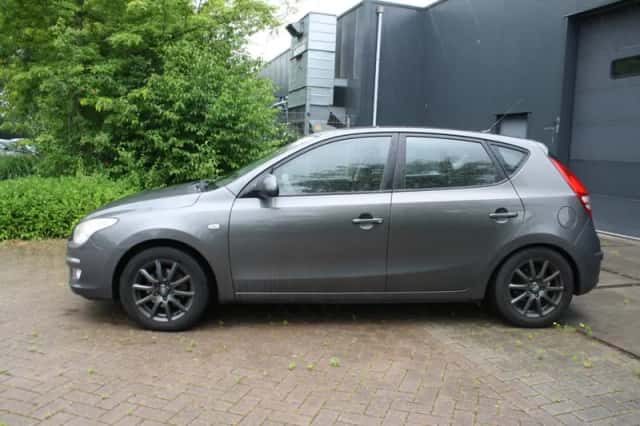 Hyundai i30 (2008) thumbnail 3