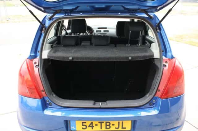 Suzuki Swift (2006) thumbnail 6