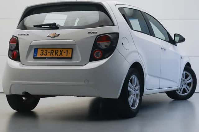 Chevrolet Aveo (2011) thumbnail 4