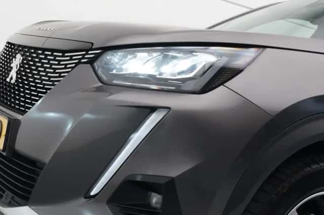 Peugeot 2008 (2020) thumbnail 6