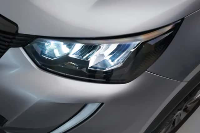 Peugeot 2008 (2022) thumbnail 6