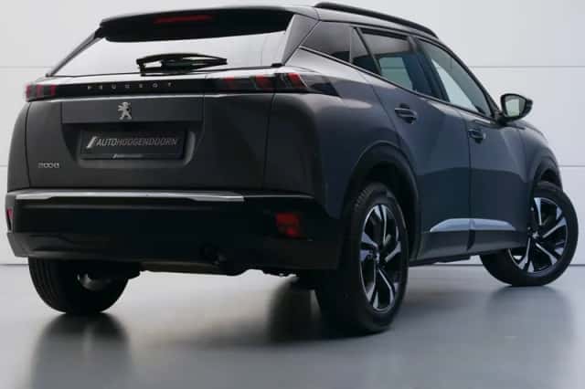 Peugeot 2008 (2021) thumbnail 4