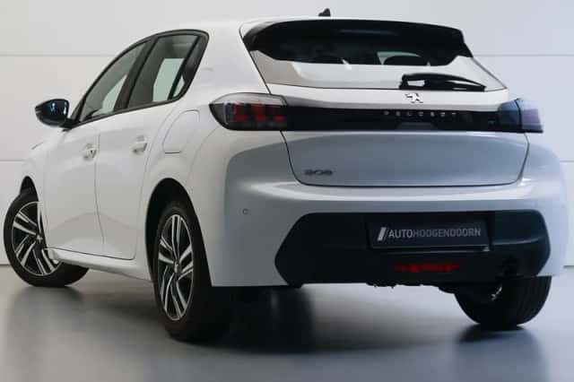 Peugeot 208 (2023) thumbnail 3