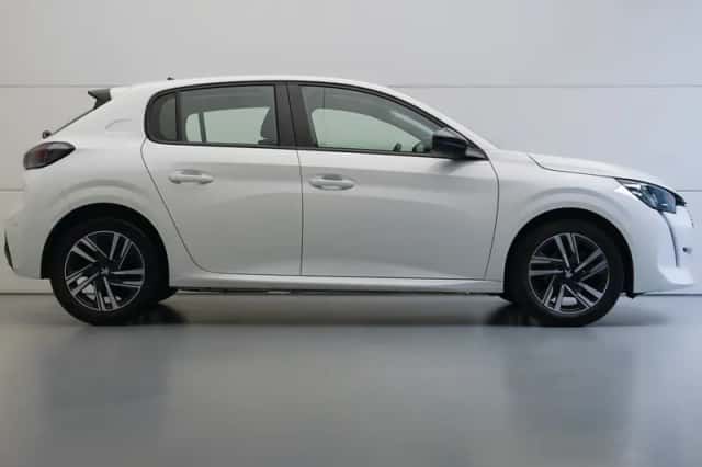 Peugeot 208 (2023) thumbnail 5