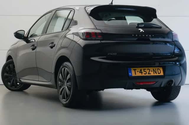 Peugeot 208 (2023) thumbnail 3