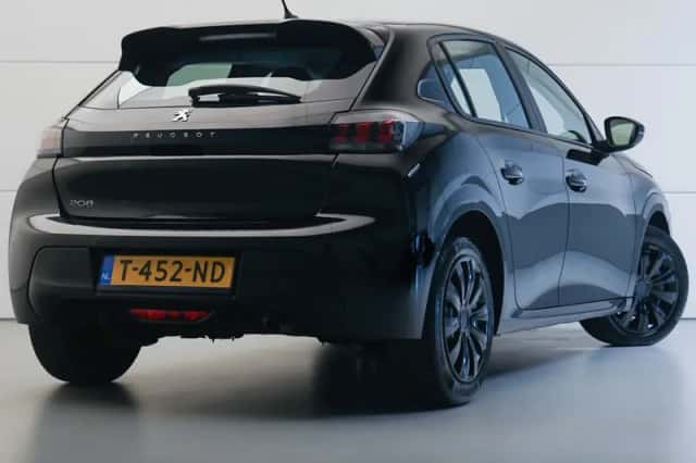 Peugeot 208 (2023) thumbnail 4
