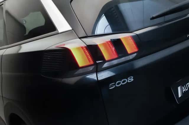 Peugeot 5008 (2020) thumbnail 6