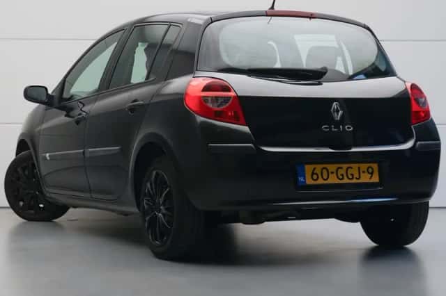 Renault Clio (2008) thumbnail 3