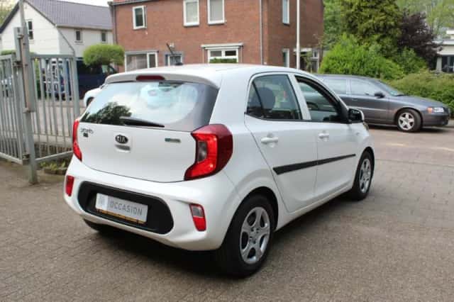Kia Picanto (2017) thumbnail 5