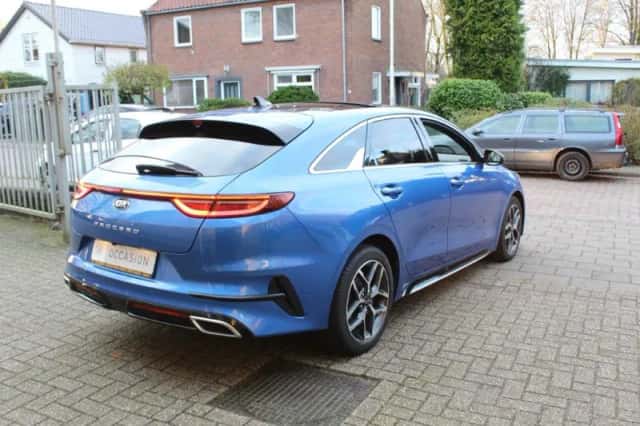 Kia Proceed (2021) thumbnail 5