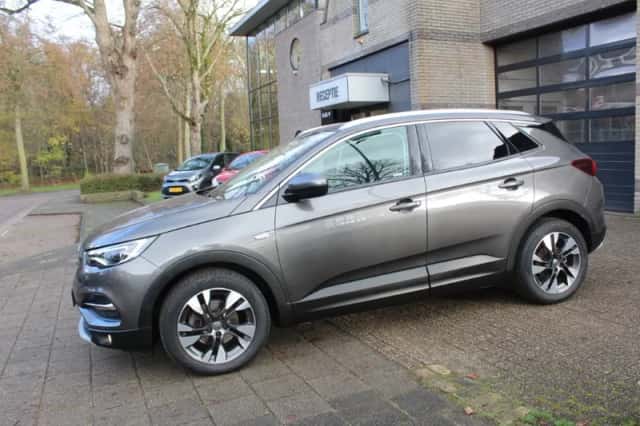 Opel Grandland X (2018) thumbnail 2