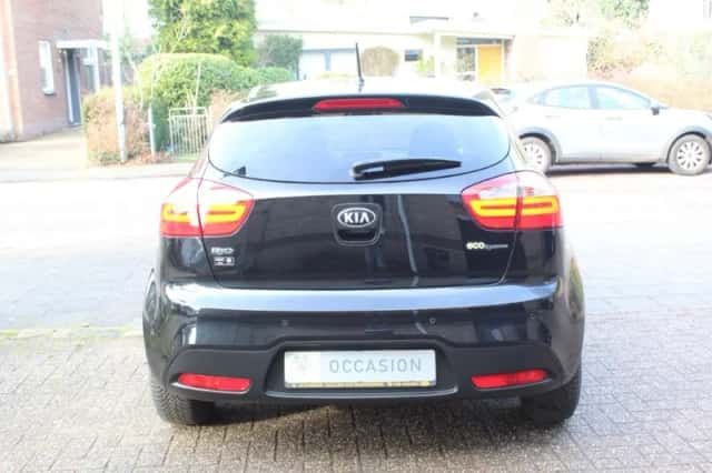 Kia Rio (2014) thumbnail 4