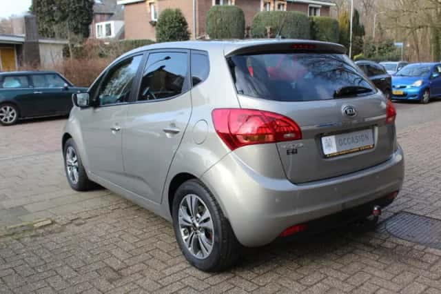 Kia Venga (2016) thumbnail 6