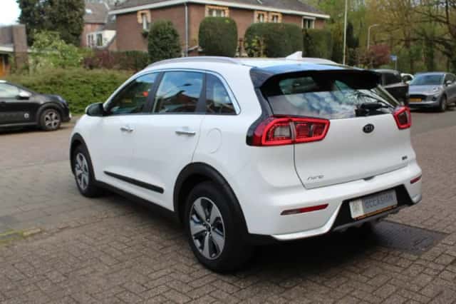 Kia Niro (2018) thumbnail 3