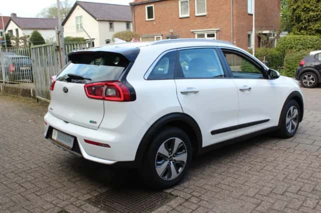 Kia Niro (2018) thumbnail 5